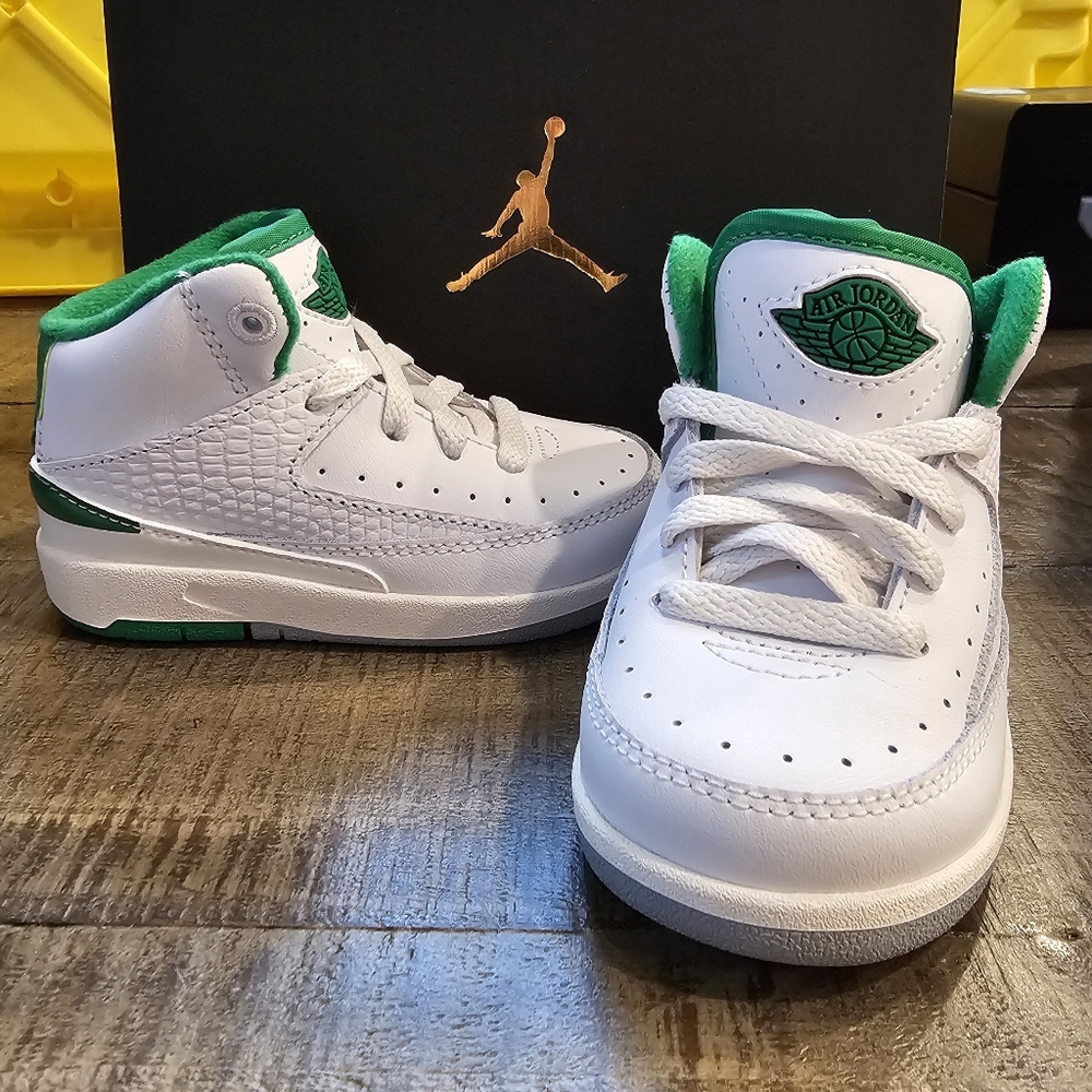 NWT Jordan 2 Retro Size 5C